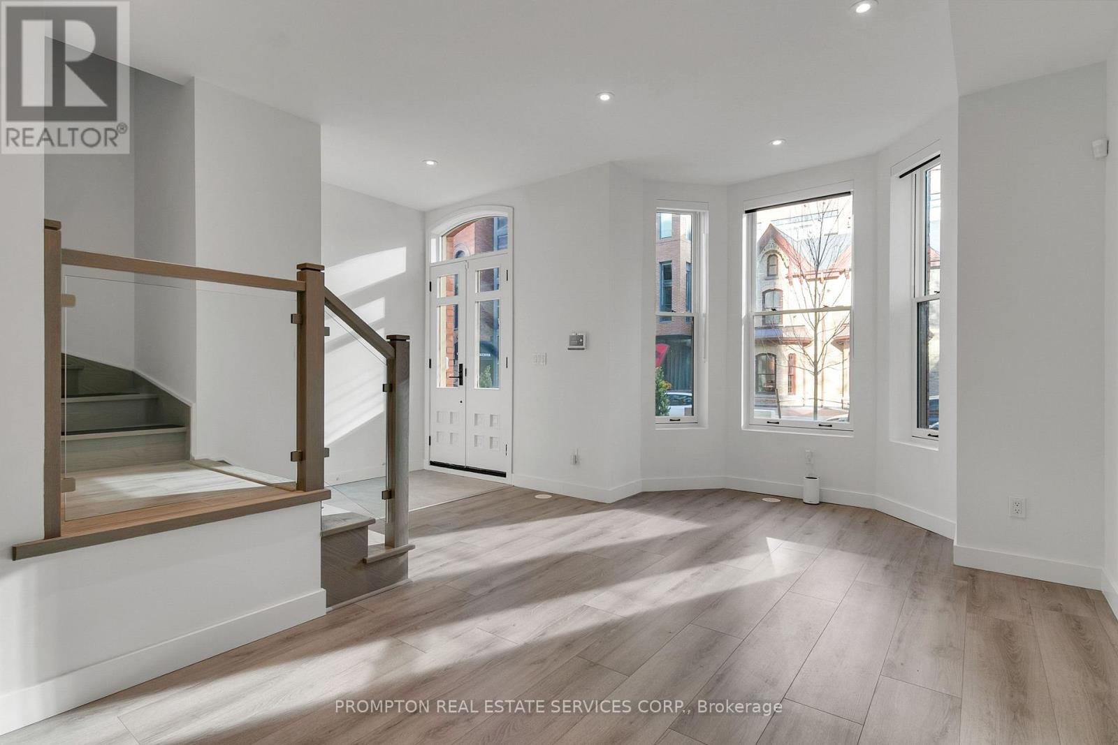 9 Gloucester Street, Toronto, Ontario  M4Y 1L8 - Photo 7 - C12429376