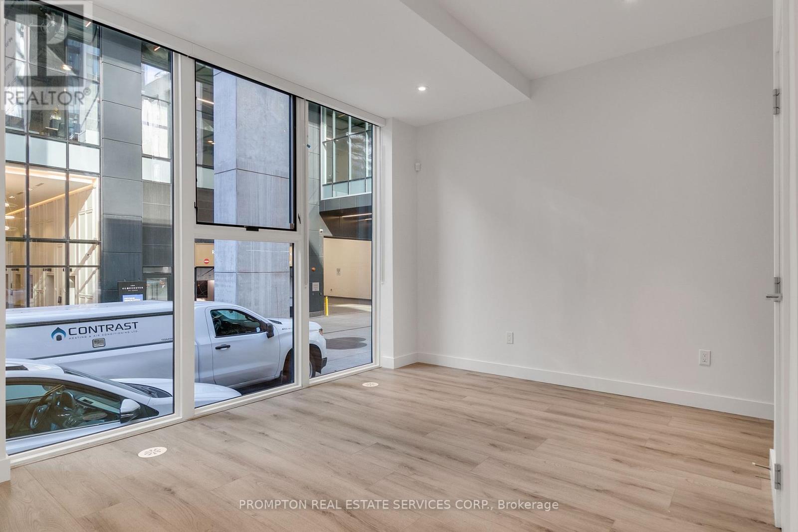 9 Gloucester Street, Toronto, Ontario  M4Y 1L8 - Photo 8 - C12429376
