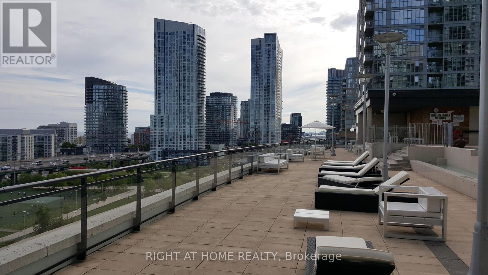 1902 - 25 Capreol Court, Toronto, Ontario  M5V 3Z7 - Photo 11 - C12429410