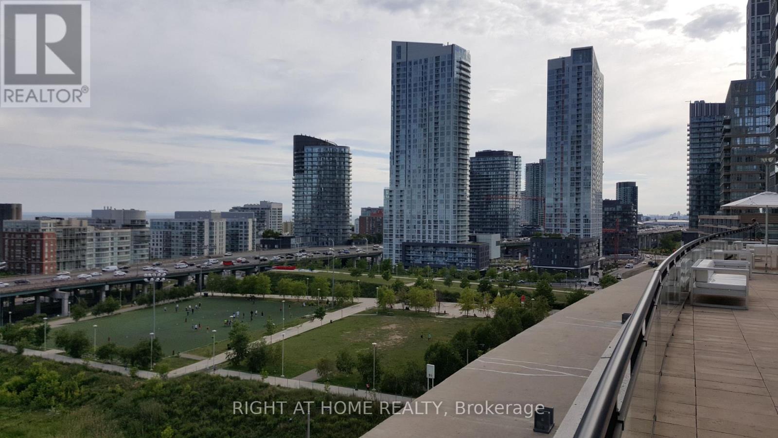 1902 - 25 Capreol Court, Toronto, Ontario  M5V 3Z7 - Photo 14 - C12429410
