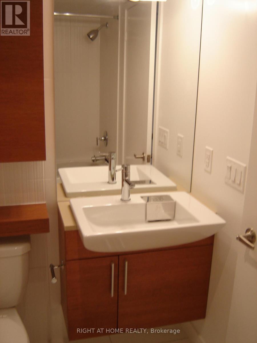 1902 - 25 Capreol Court, Toronto, Ontario  M5V 3Z7 - Photo 9 - C12429410