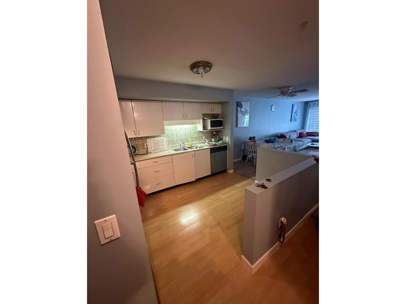 210 9668 148 Street, Surrey, British Columbia  V3R 0W2 - Photo 5 - R3051652