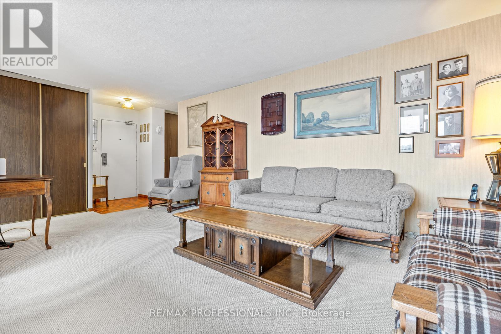 1704 - 180 Markham Road, Toronto, Ontario  M1M 2Z9 - Photo 4 - E12429360