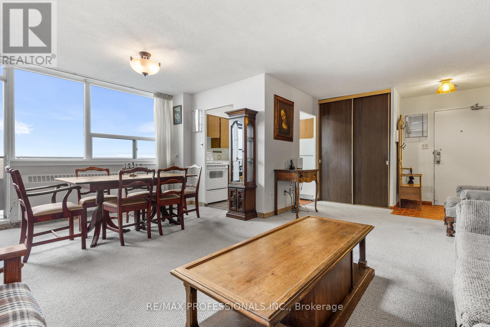 1704 - 180 Markham Road, Toronto, Ontario  M1M 2Z9 - Photo 5 - E12429360