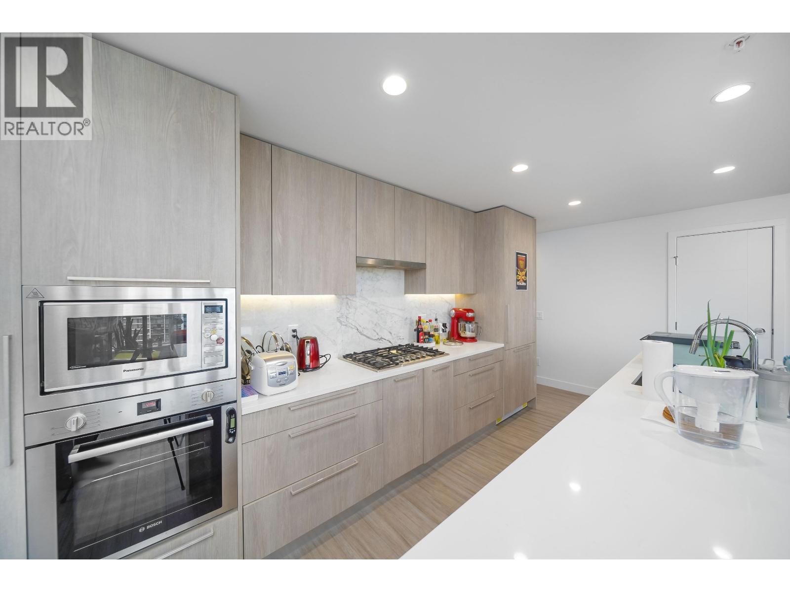 1601 6398 Silver Street, Burnaby, British Columbia  V5H 0K7 - Photo 4 - R2972959