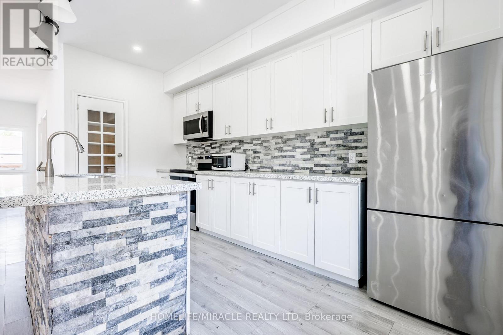 308 Nassau Street, Oshawa, Ontario  L1J 4A8 - Photo 6 - E12366278