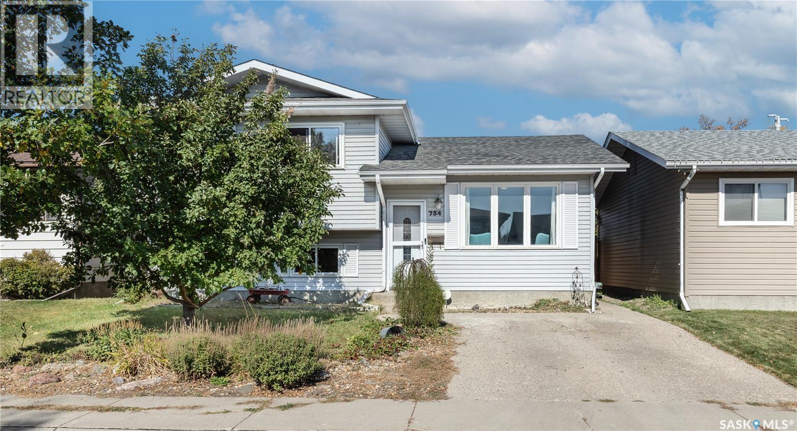 734 Whelan WAY, Saskatoon, Saskatchewan