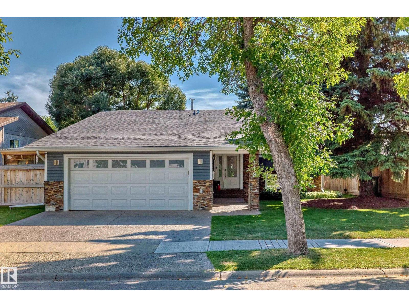 118 LANGHOLM DR, St. Albert, Alberta