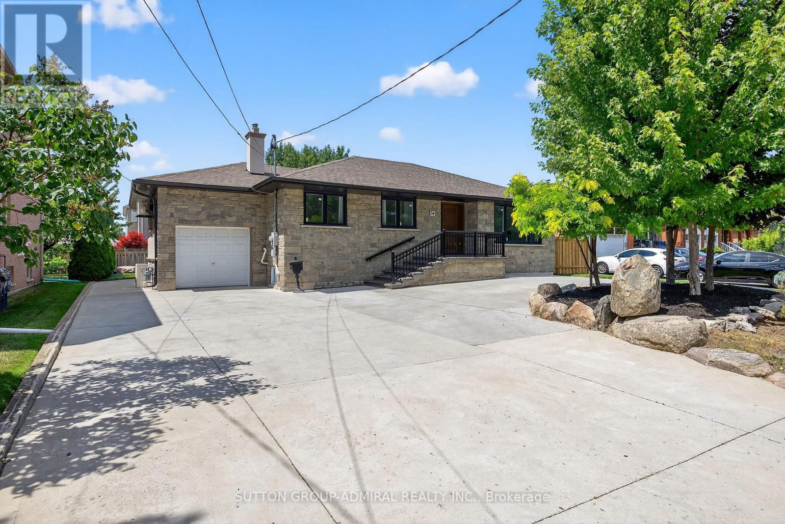 34 Knox Avenue, Toronto, Ontario  M9L 2M3 - Photo 2 - W12408587