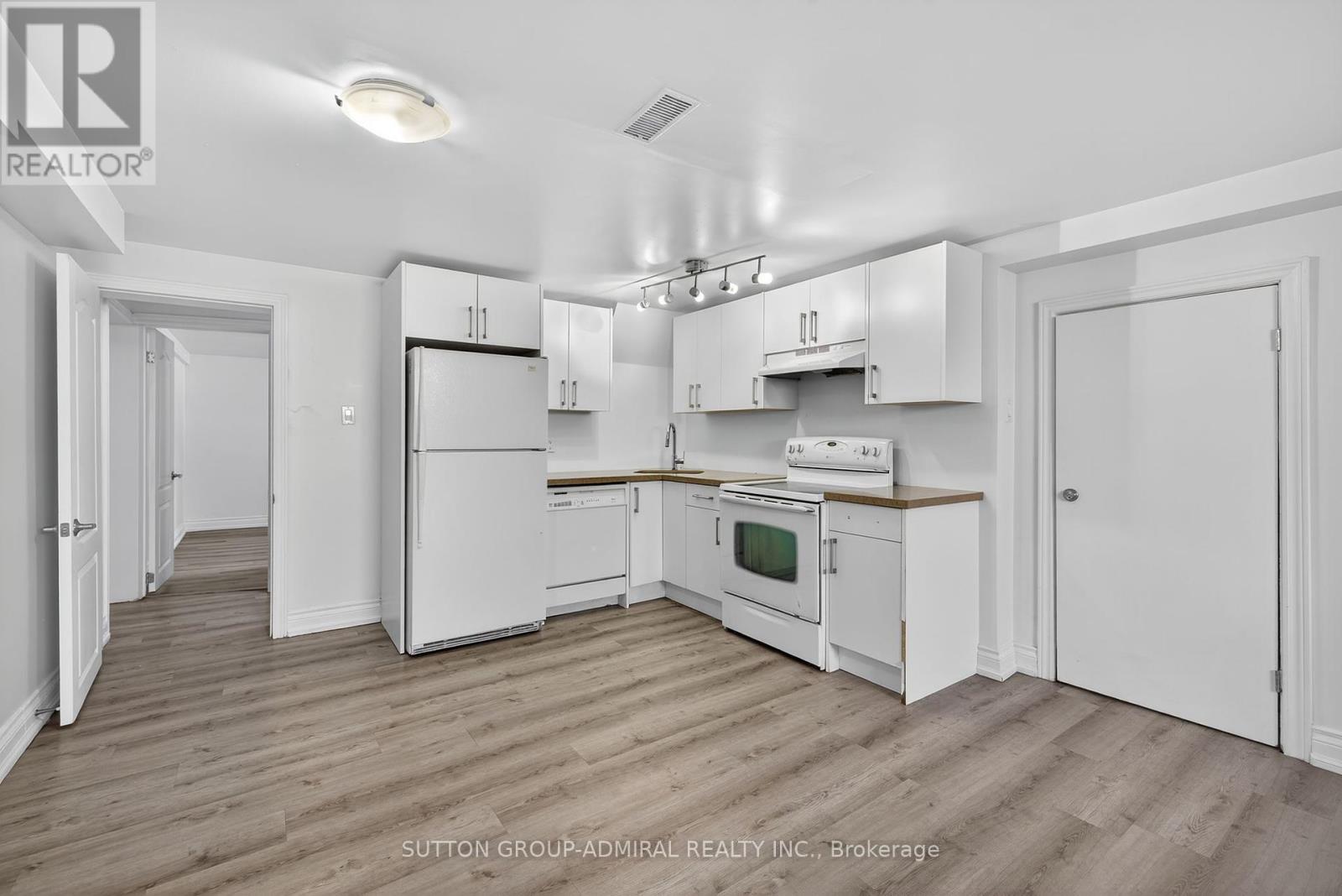 34 Knox Avenue, Toronto, Ontario  M9L 2M3 - Photo 27 - W12408587