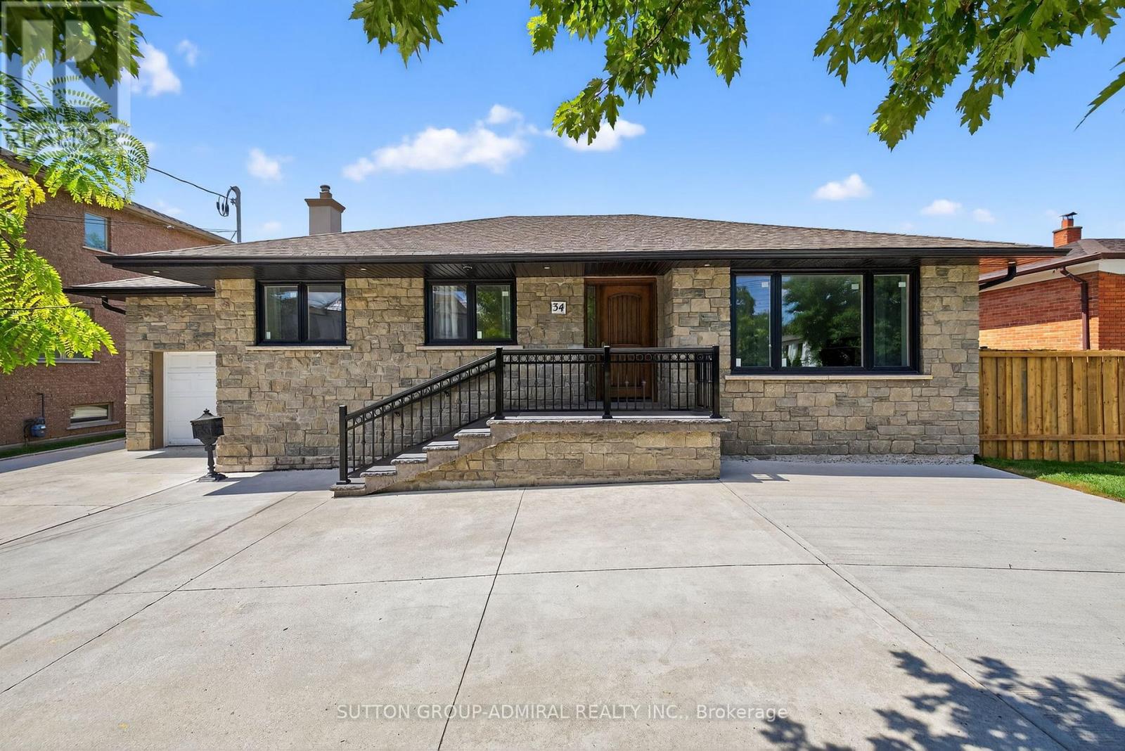34 Knox Avenue, Toronto, Ontario  M9L 2M3 - Photo 3 - W12408587