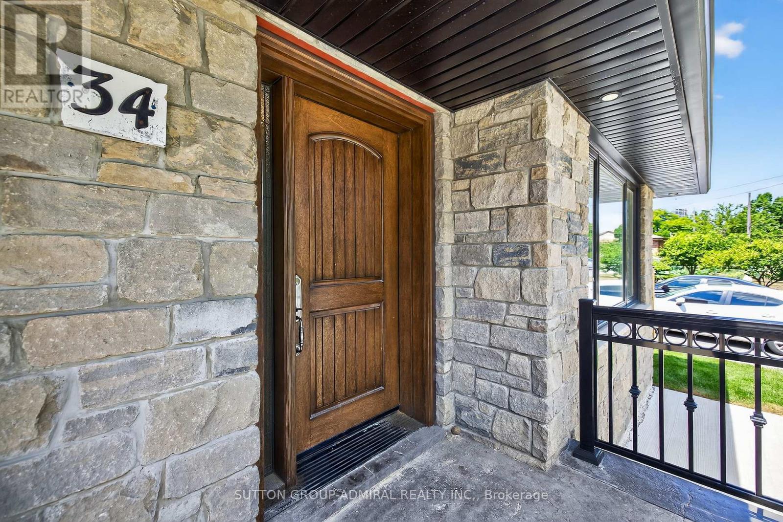 34 Knox Avenue, Toronto, Ontario  M9L 2M3 - Photo 4 - W12408587