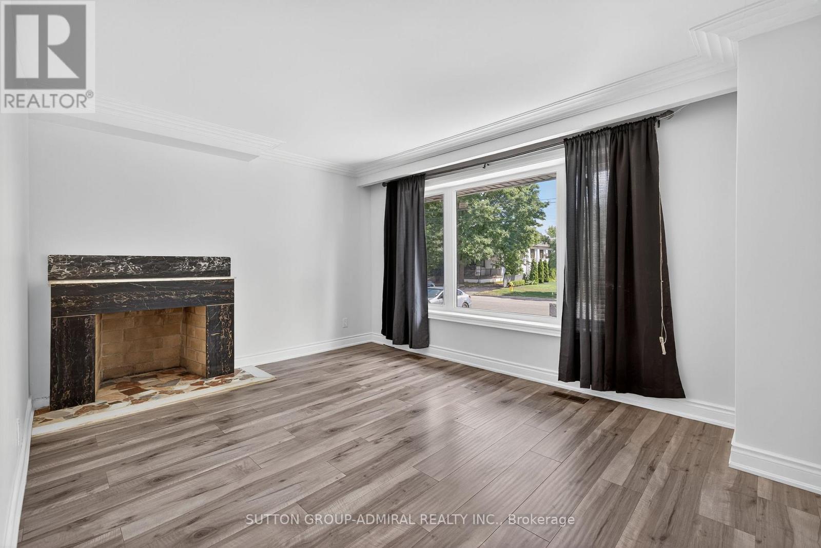 34 Knox Avenue, Toronto, Ontario  M9L 2M3 - Photo 6 - W12408587