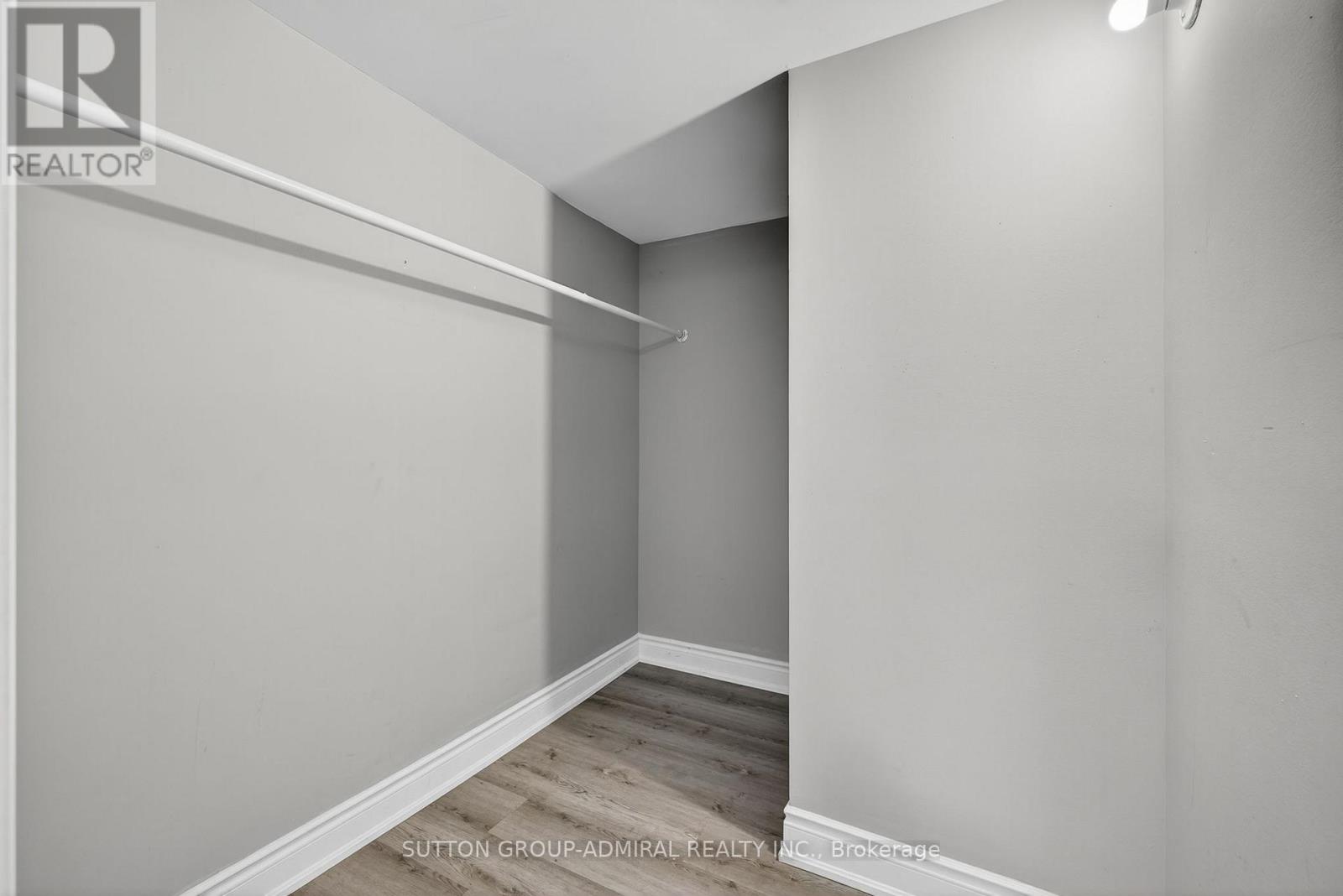 34 Knox Avenue, Toronto, Ontario  M9L 2M3 - Photo 32 - W12408587