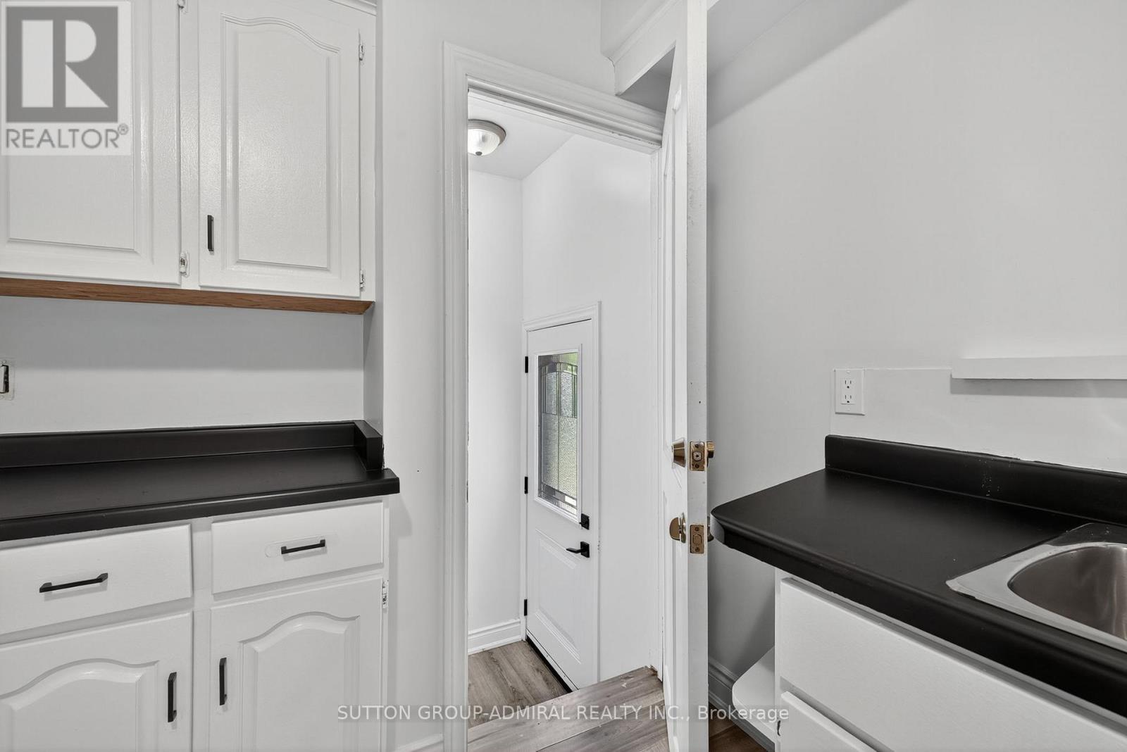 34 Knox Avenue, Toronto, Ontario  M9L 2M3 - Photo 15 - W12408587