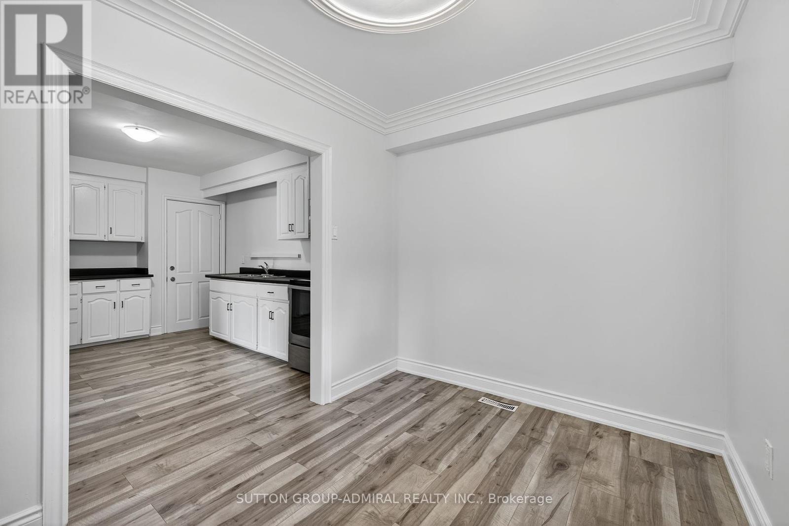 34 Knox Avenue, Toronto, Ontario  M9L 2M3 - Photo 16 - W12408587