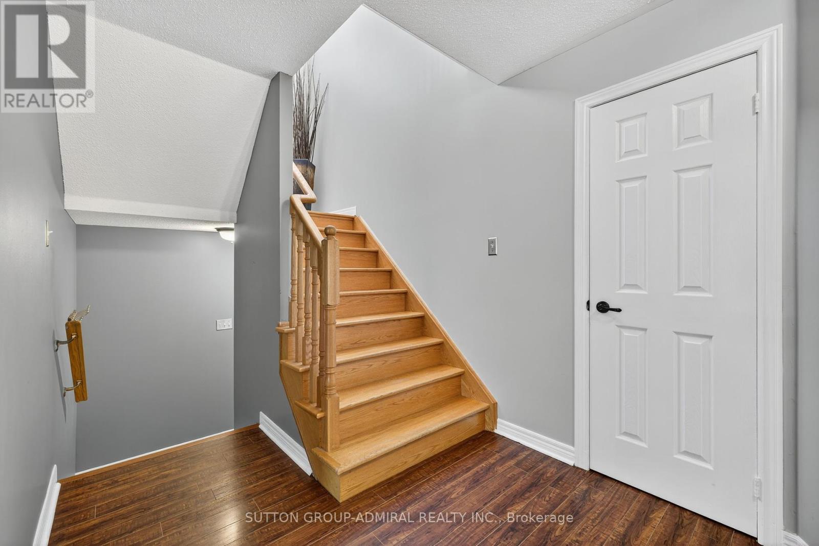 93 Harvest Moon Drive, Caledon, Ontario  L7E 2K8 - Photo 9 - W12408612