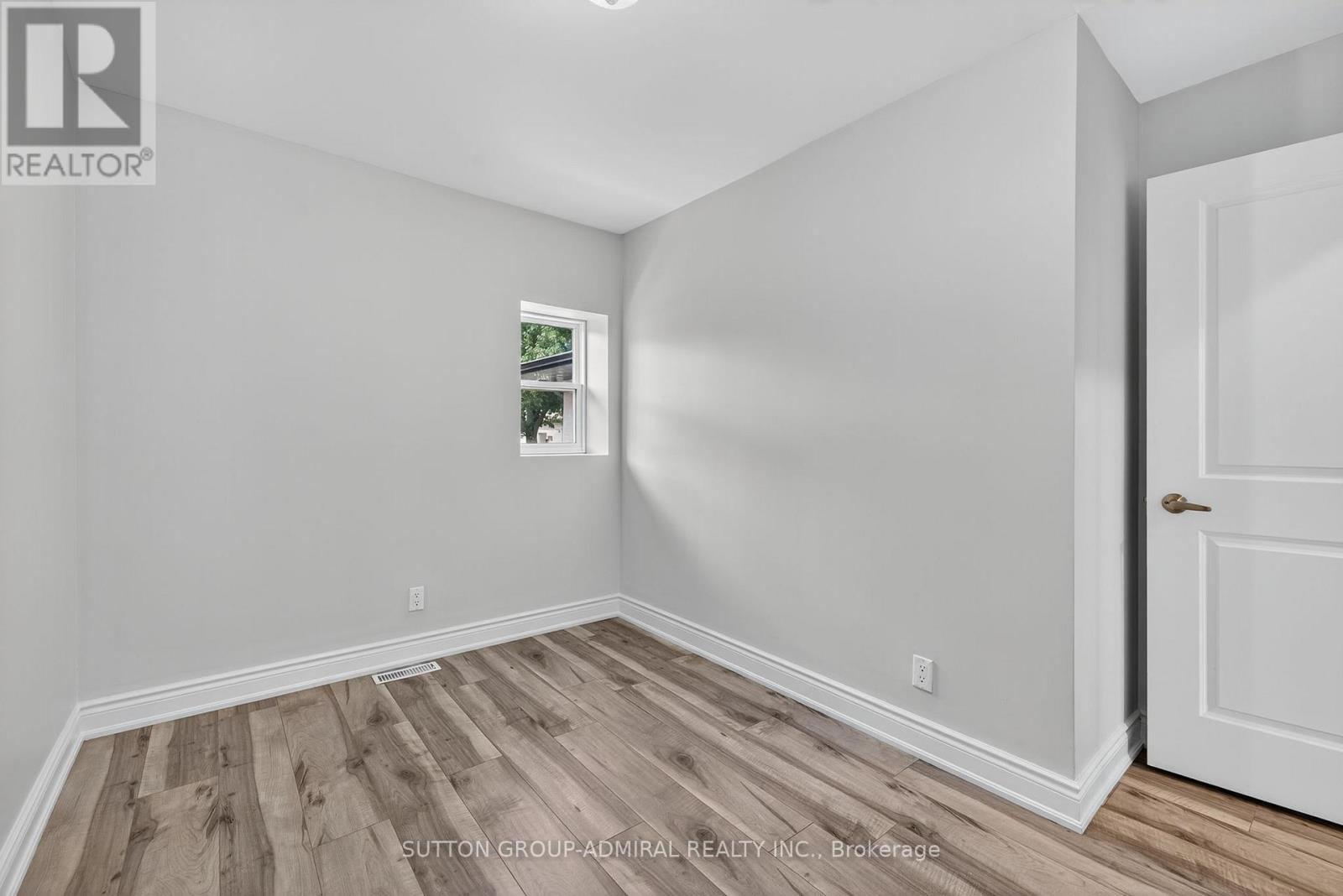 34 Knox Avenue, Toronto, Ontario  M9L 2M3 - Photo 22 - W12408587