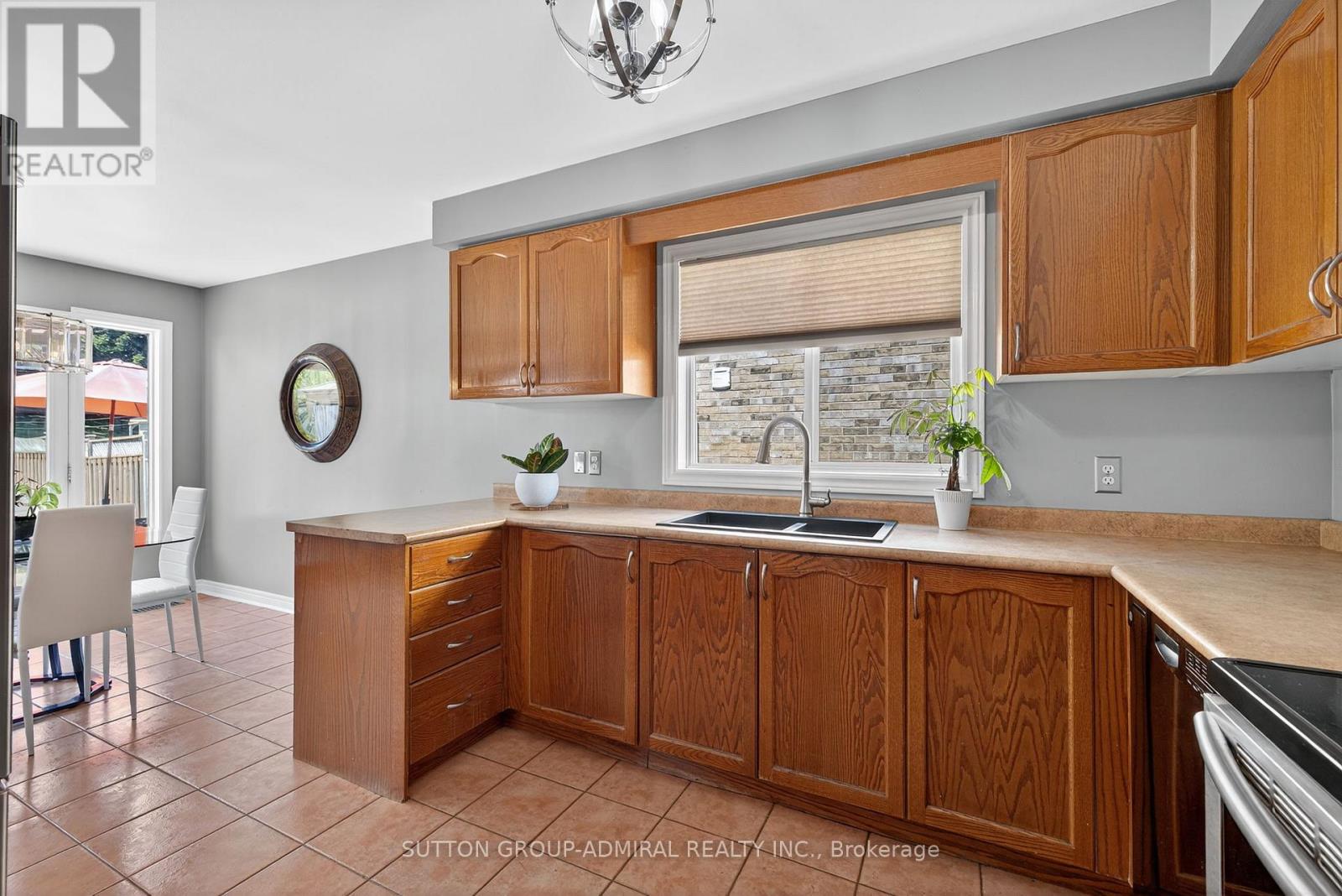 93 Harvest Moon Drive, Caledon, Ontario  L7E 2K8 - Photo 15 - W12408612