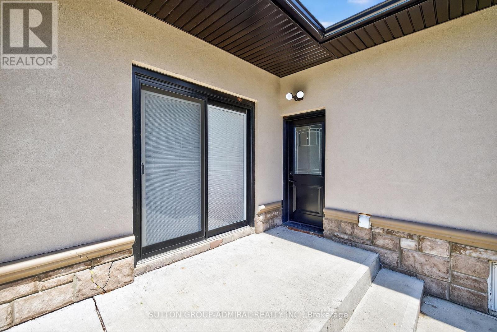 34 Knox Avenue, Toronto, Ontario  M9L 2M3 - Photo 42 - W12408587