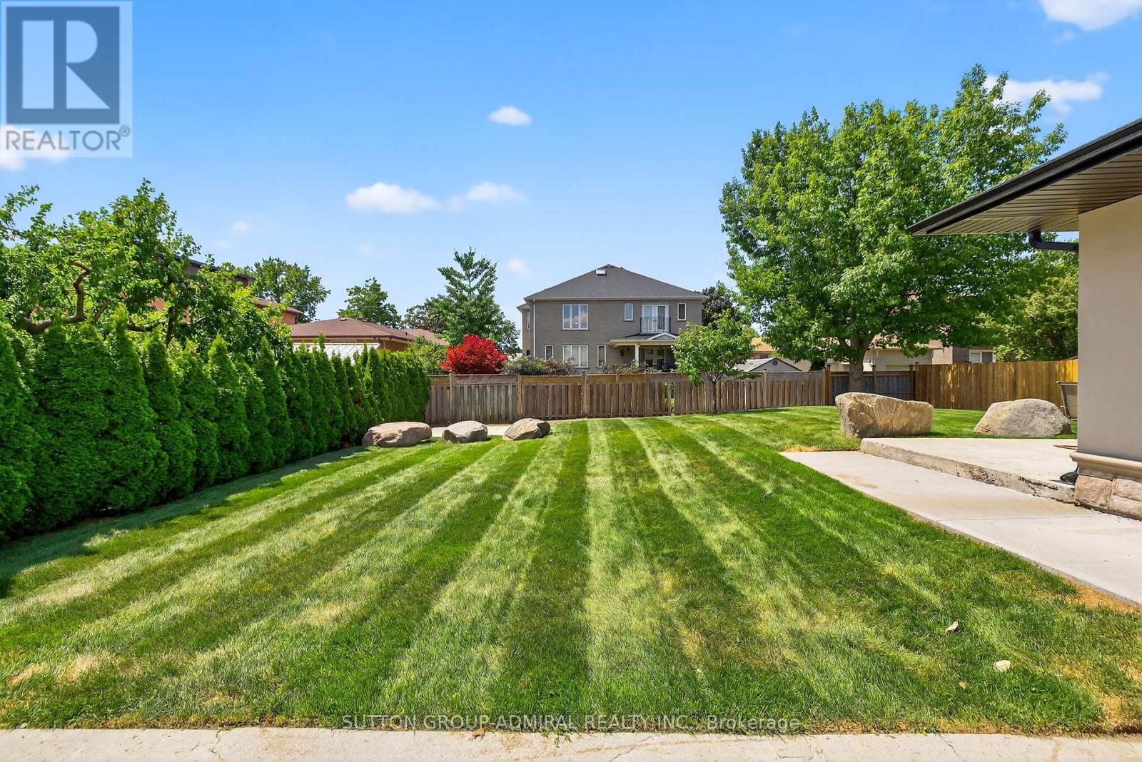 34 Knox Avenue, Toronto, Ontario  M9L 2M3 - Photo 43 - W12408587