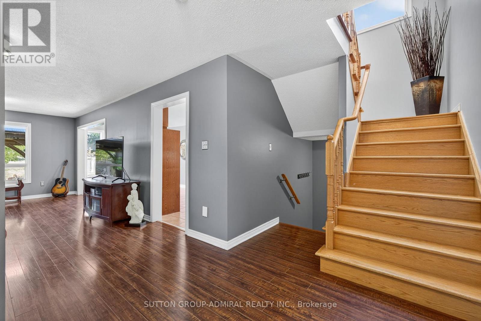 93 Harvest Moon Drive, Caledon, Ontario  L7E 2K8 - Photo 8 - W12408612