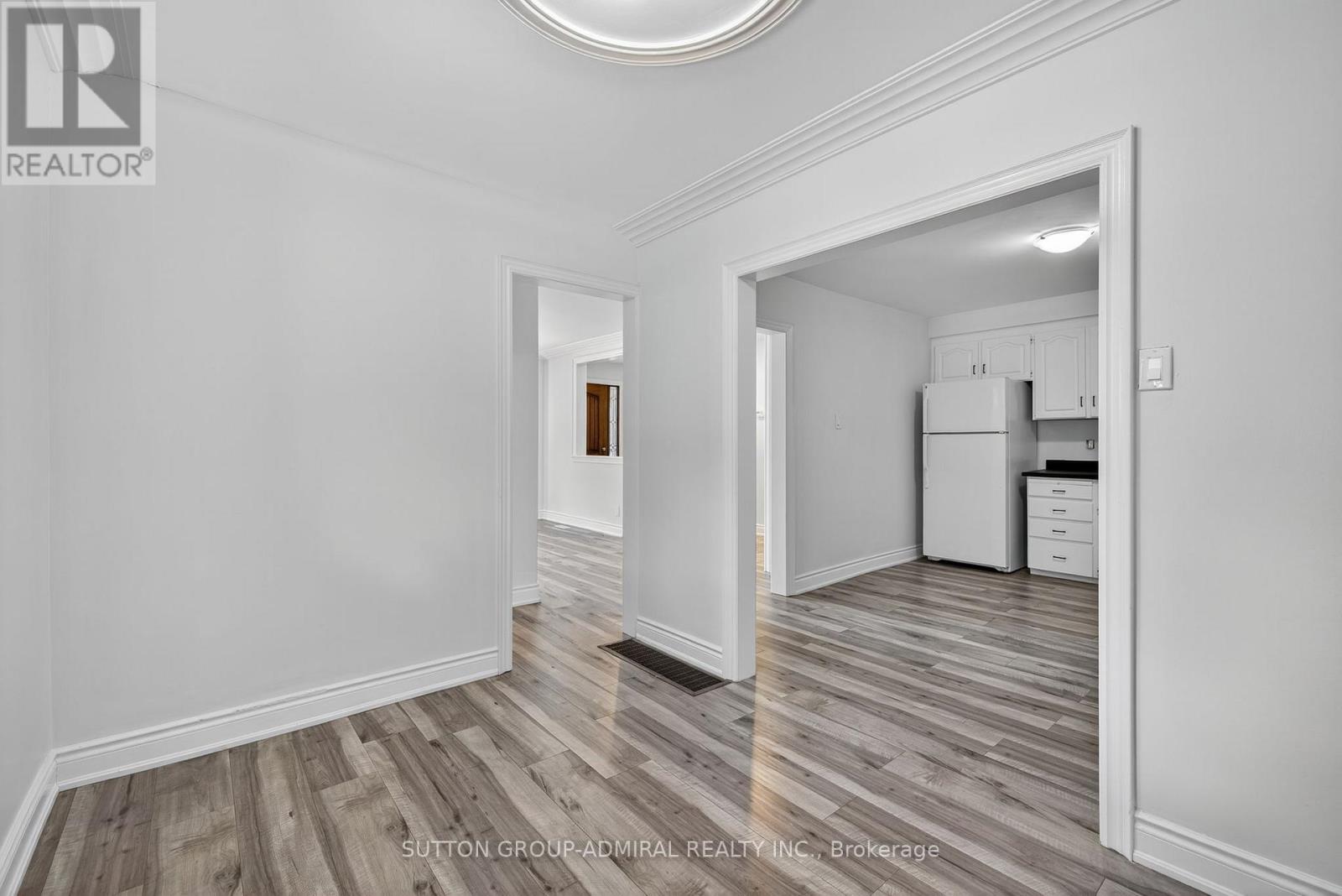 34 Knox Avenue, Toronto, Ontario  M9L 2M3 - Photo 9 - W12408587