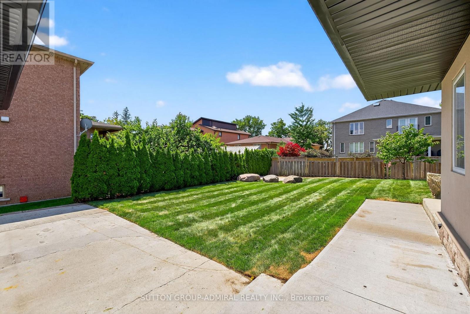34 Knox Avenue, Toronto, Ontario  M9L 2M3 - Photo 44 - W12408587