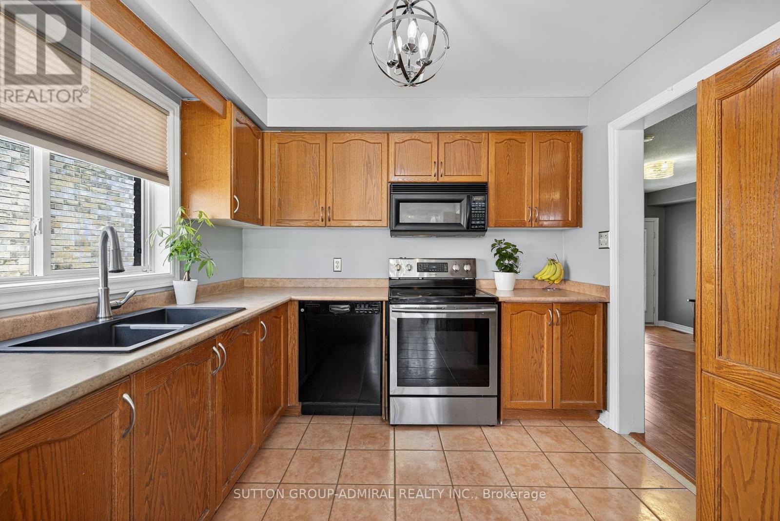 93 Harvest Moon Drive, Caledon, Ontario  L7E 2K8 - Photo 17 - W12408612