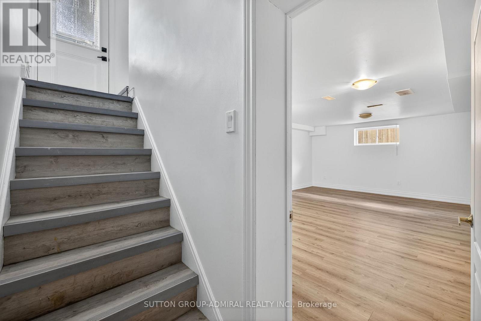 34 Knox Avenue, Toronto, Ontario  M9L 2M3 - Photo 25 - W12408587