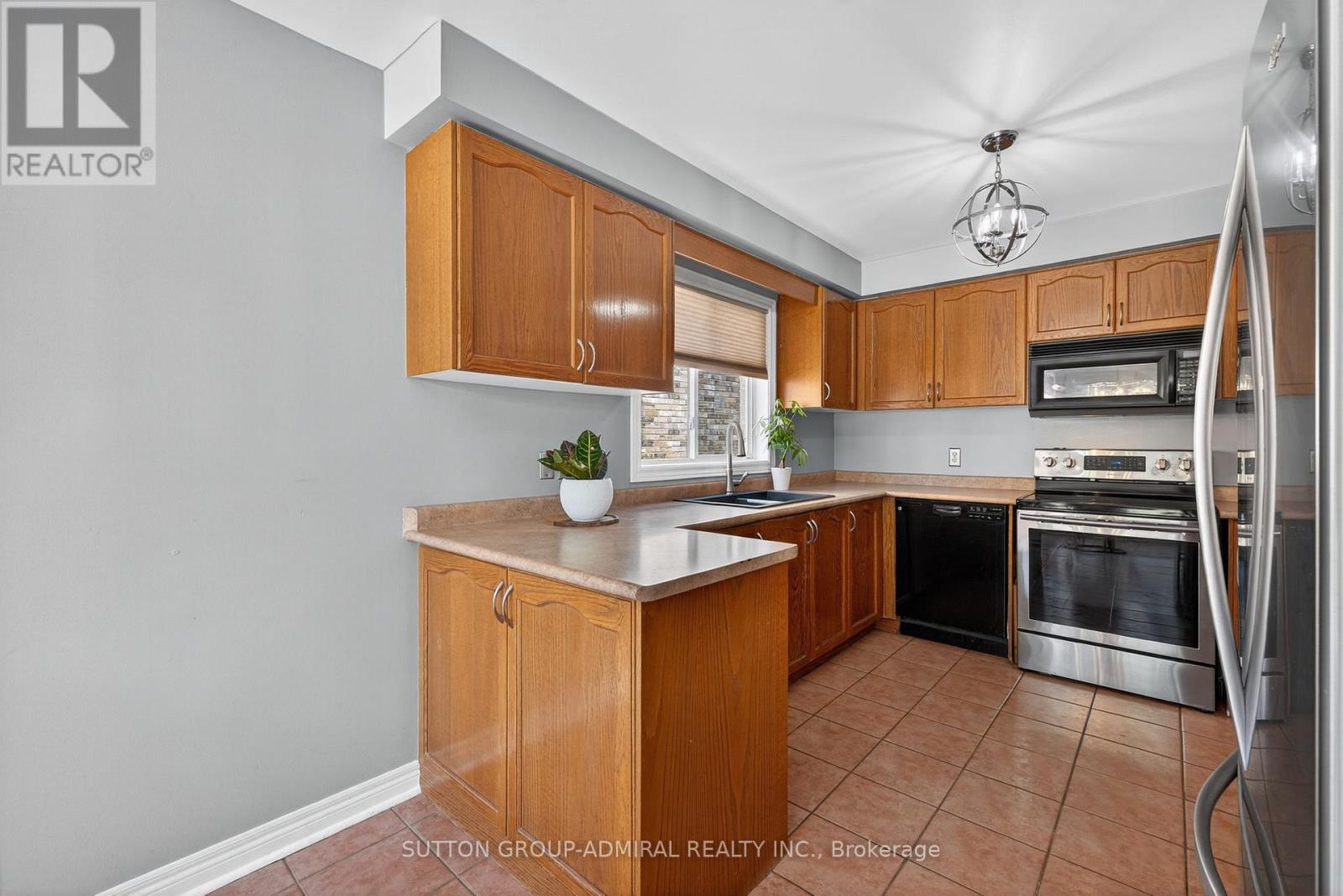 93 Harvest Moon Drive, Caledon, Ontario  L7E 2K8 - Photo 18 - W12408612