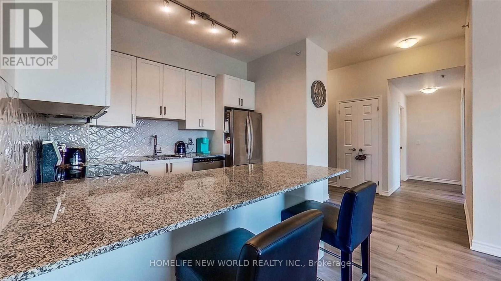 501 - 11611 Yonge Street, Richmond Hill, Ontario  L4E 3N8 - Photo 3 - N12429325