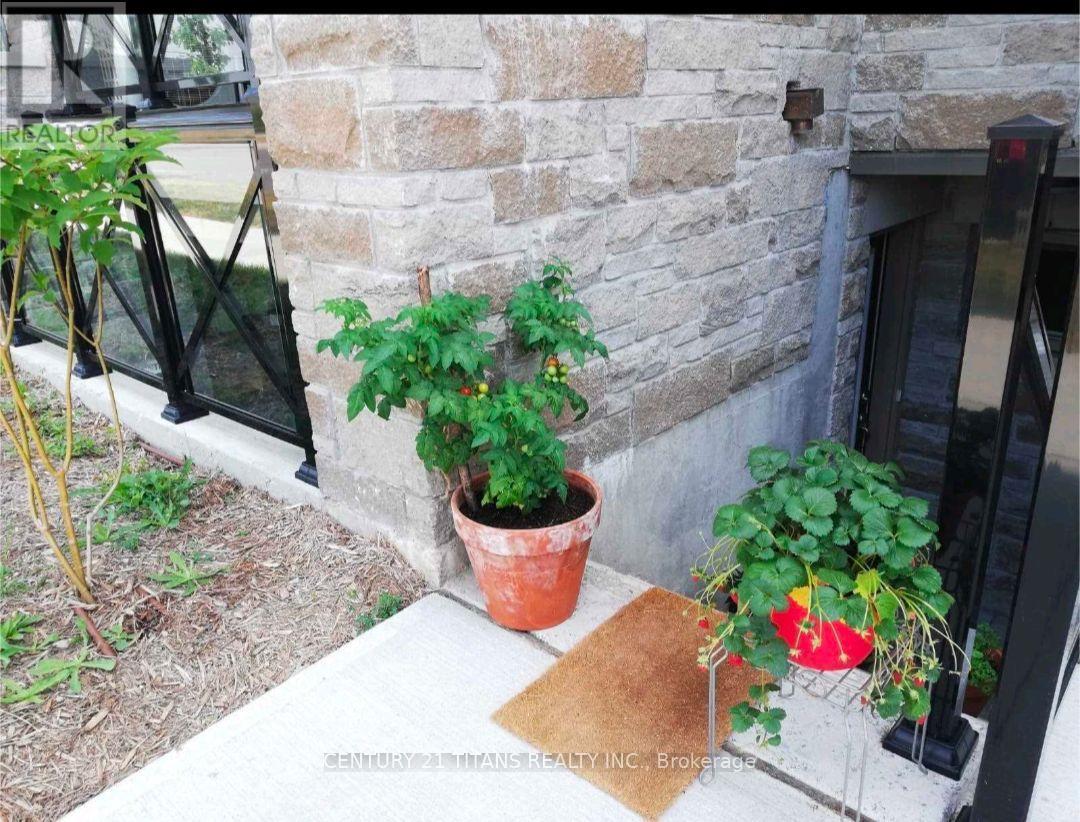 2115 - 2 Westmeath Lane W, Markham, Ontario  L6B 1N5 - Photo 2 - N12429330