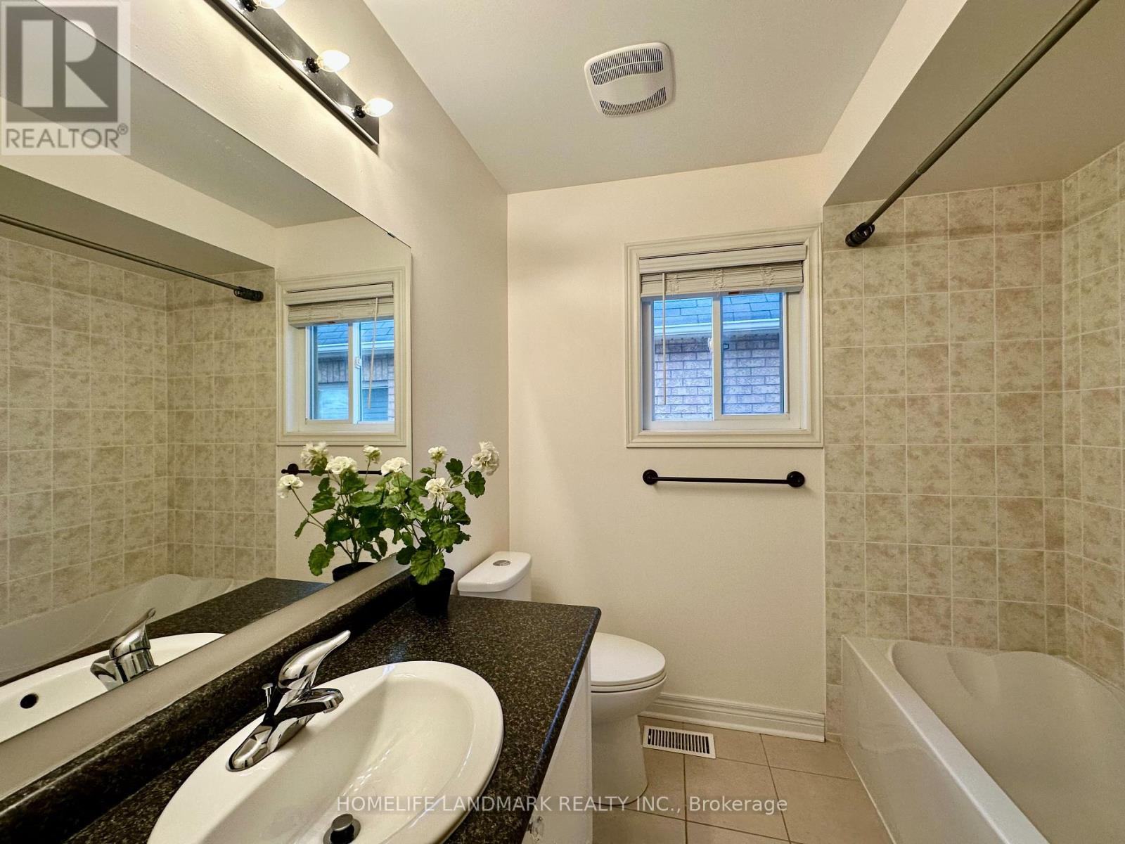 59 Faris Street, Bradford West Gwillimbury, Ontario  L3Z 0C5 - Photo 20 - N12429338
