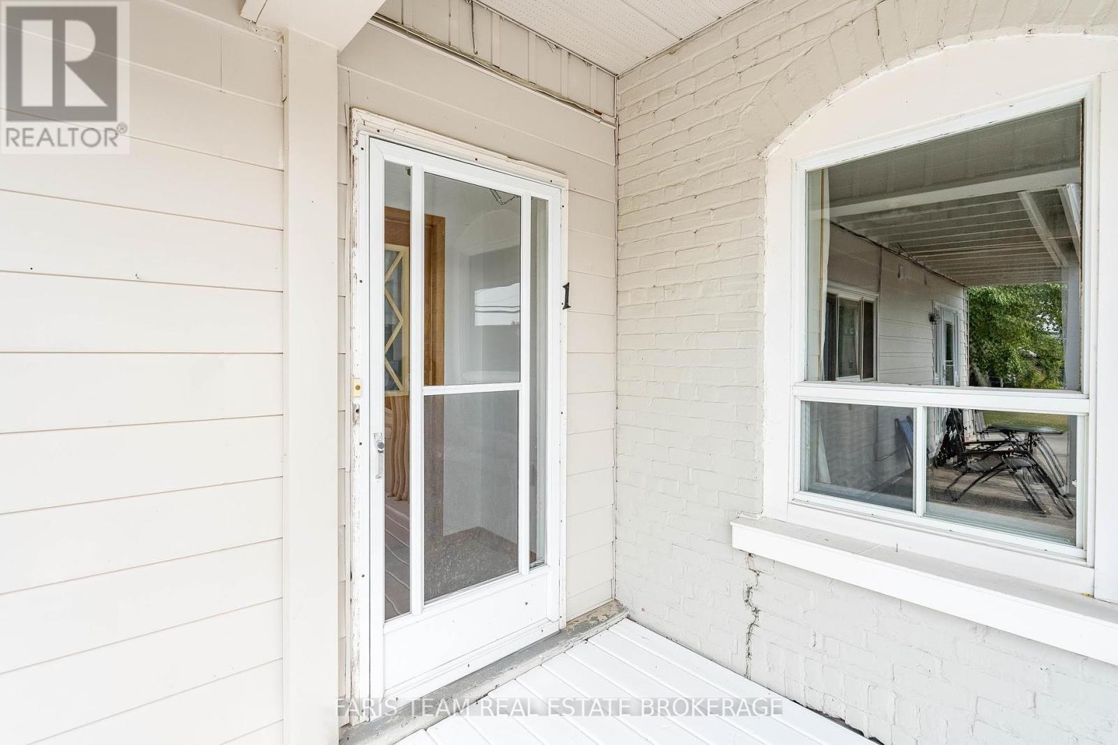 346 Lafontaine Road W, Tiny, Ontario  L9M 0H1 - Photo 3 - S12429384