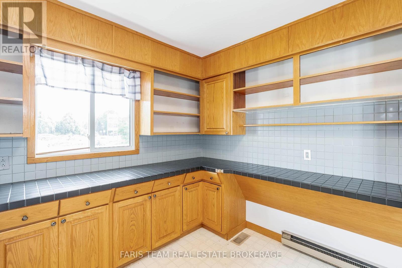 346 Lafontaine Road W, Tiny, Ontario  L9M 0H1 - Photo 6 - S12429384