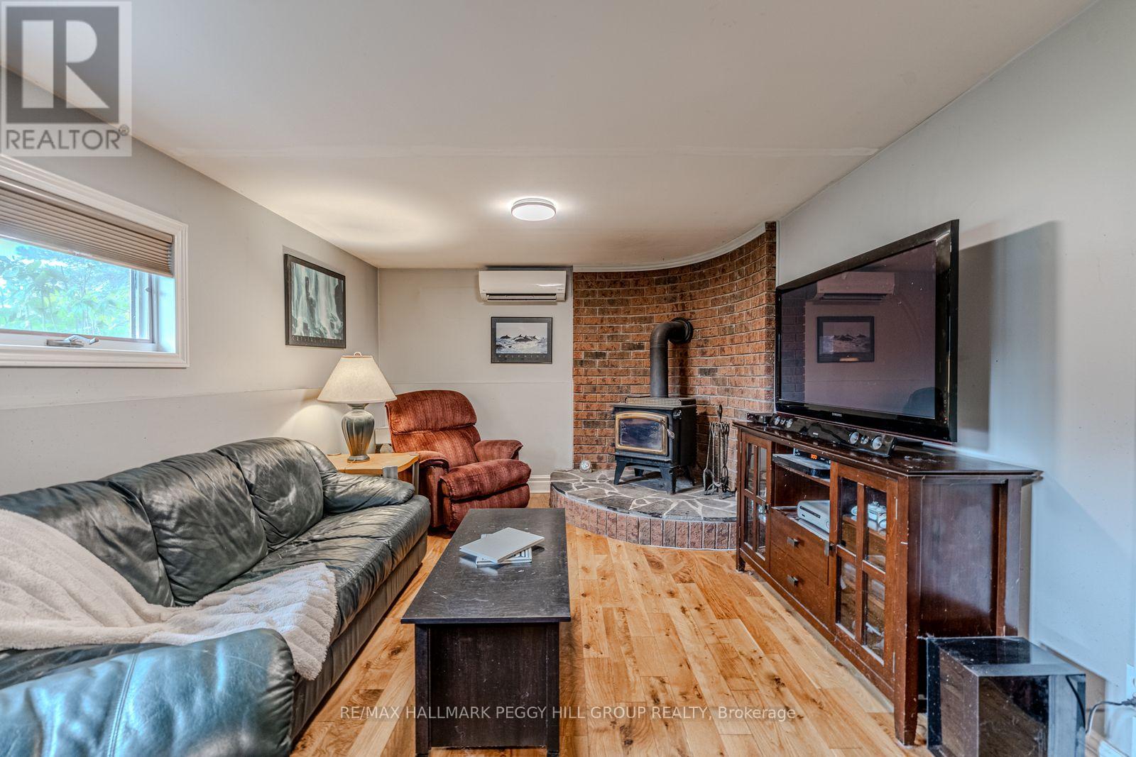 7 Sandlewood Trail, Ramara, Ontario  L0K 1B0 - Photo 12 - S12429401