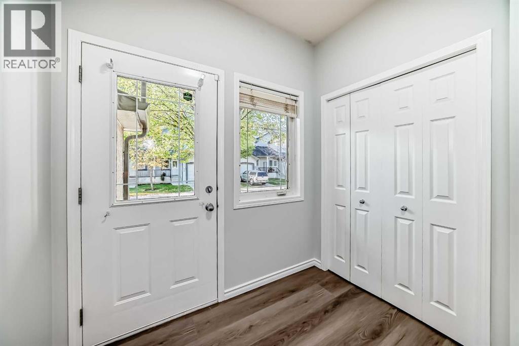 92 Simcoe Place Sw, Calgary, Alberta  T3H 4T8 - Photo 3 - A2260319