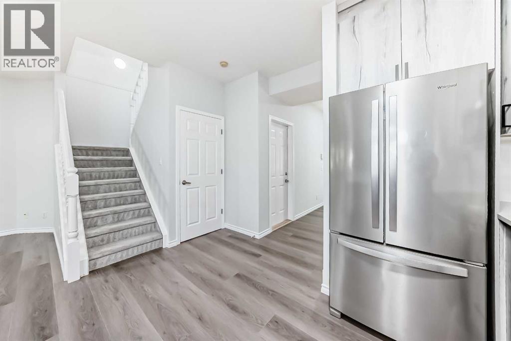 92 Simcoe Place Sw, Calgary, Alberta  T3H 4T8 - Photo 7 - A2260319