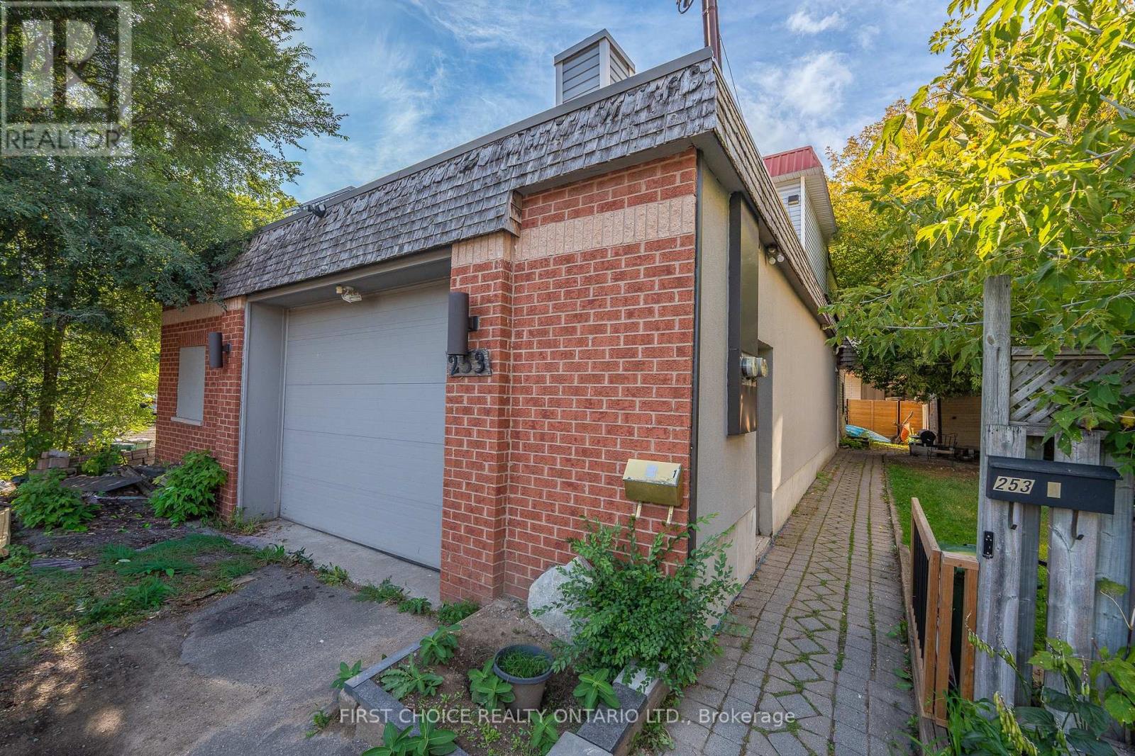 253 FRECHETTE STREET, Ottawa, Ontario