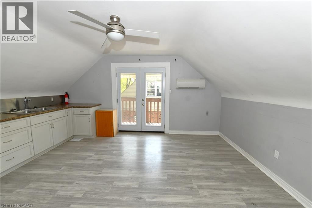 2070 Churchill Avenue, Burlington, Ontario  L7R 3T7 - Photo 10 - 40727733