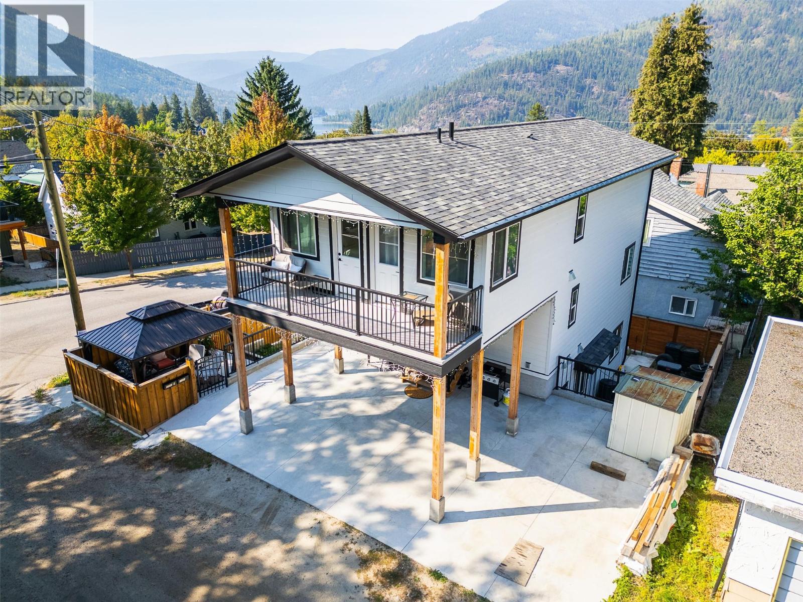 1311 Stanley Street, nelson, British Columbia