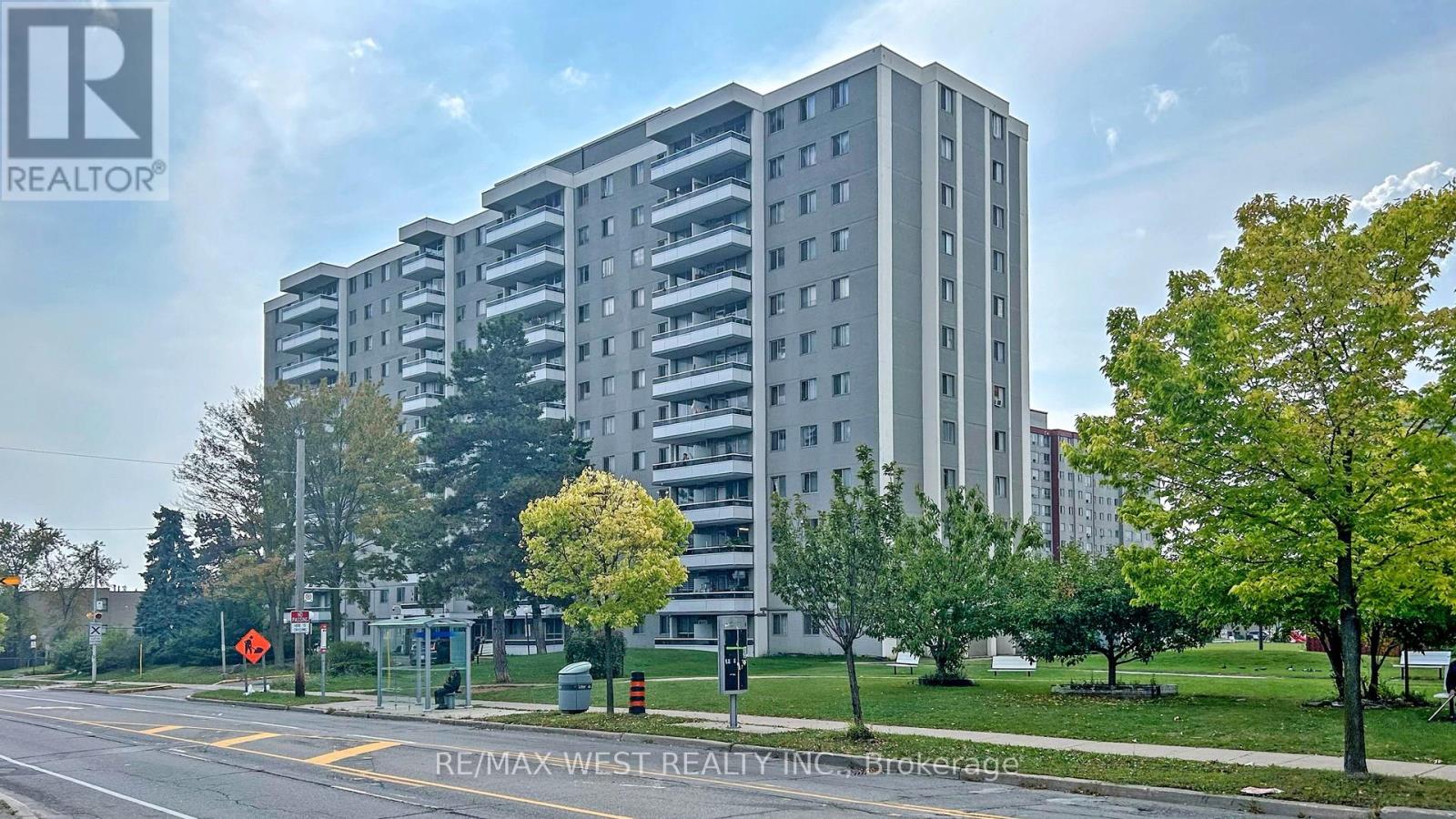 210 - 940 CALEDONIA ROAD, Toronto, Ontario