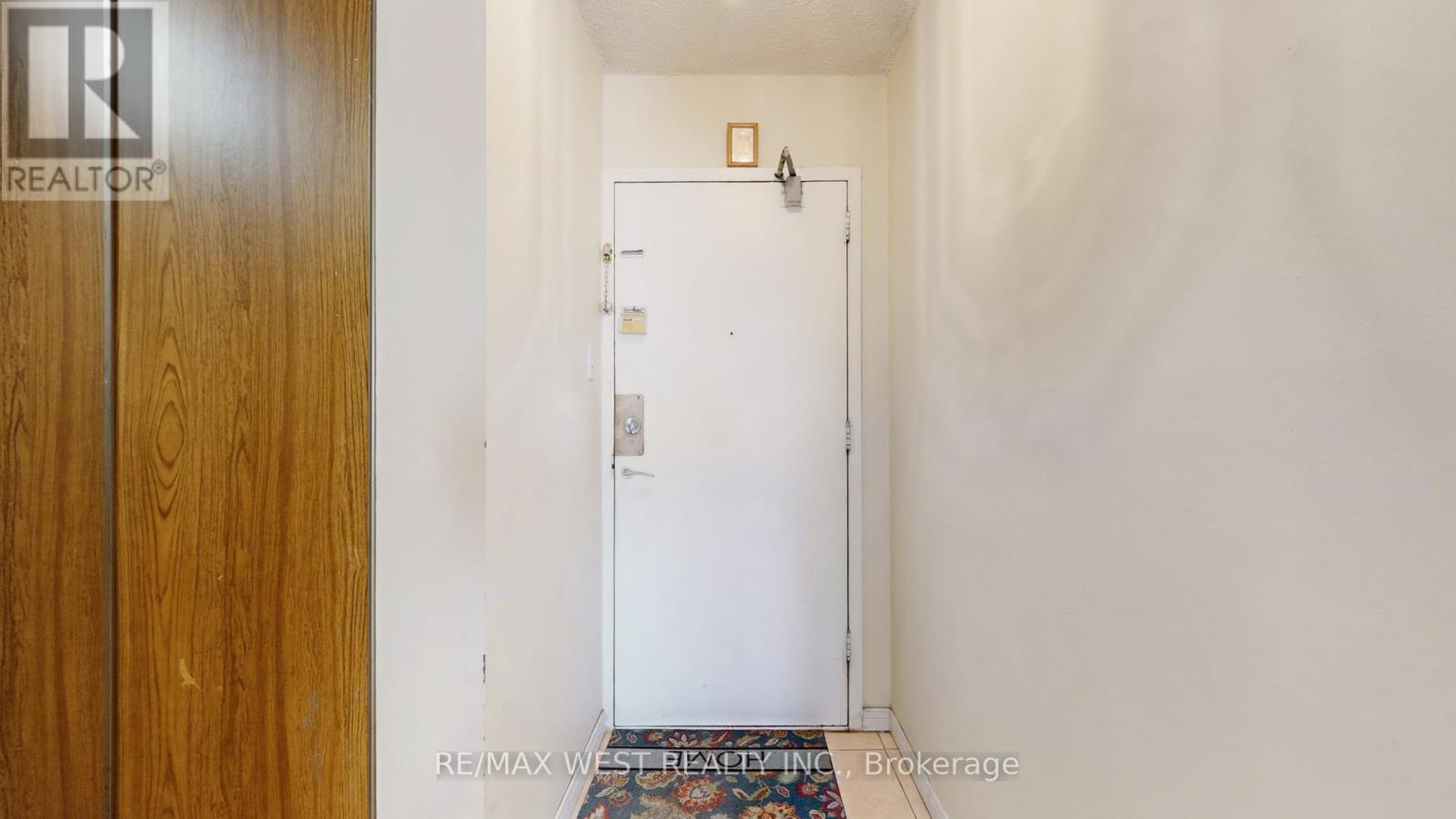 210 - 940 Caledonia Road, Toronto, Ontario  M6B 3Y4 - Photo 3 - W12429322