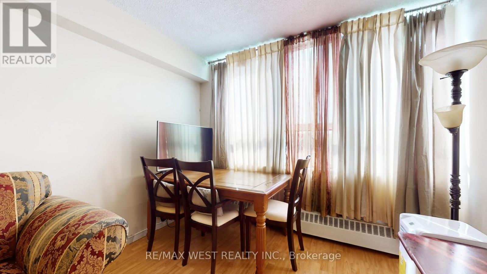 210 - 940 Caledonia Road, Toronto, Ontario  M6B 3Y4 - Photo 9 - W12429322