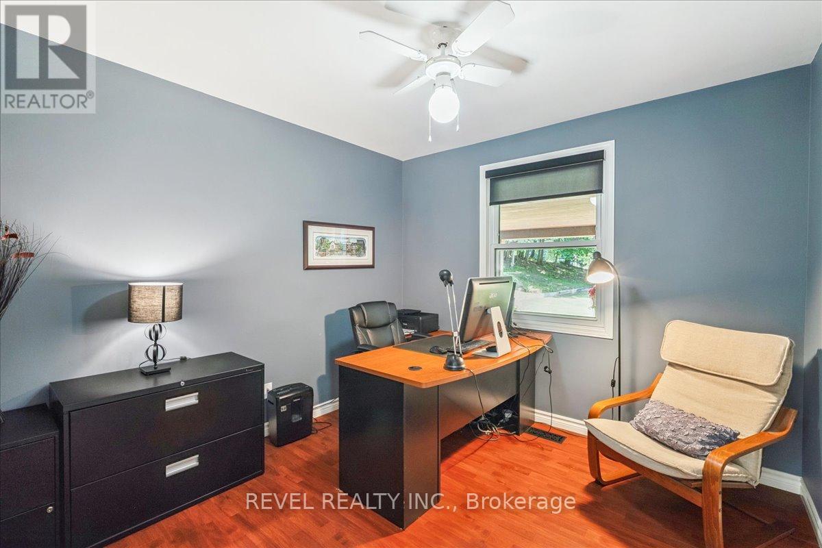 15 Ireson Road, Burlington, Ontario  L7R 3X5 - Photo 19 - W12429324
