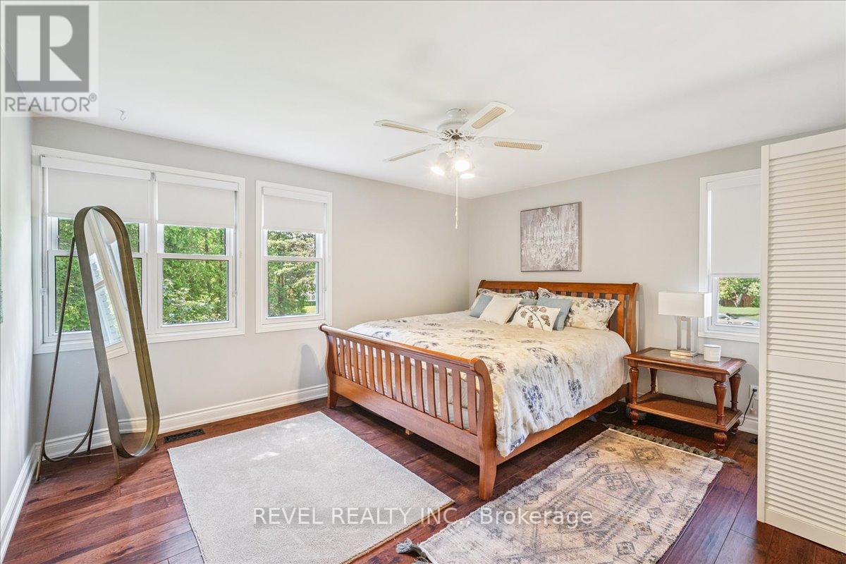 15 Ireson Road, Burlington, Ontario  L7R 3X5 - Photo 23 - W12429324