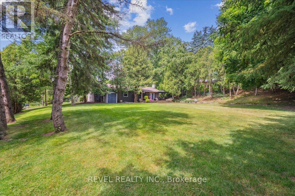 15 Ireson Road, Burlington, Ontario  L7R 3X5 - Photo 36 - W12429324