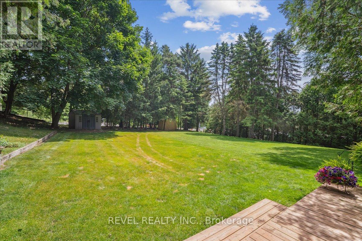 15 Ireson Road, Burlington, Ontario  L7R 3X5 - Photo 38 - W12429324