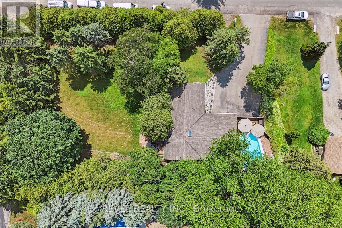 15 Ireson Road, Burlington, Ontario  L7R 3X5 - Photo 44 - W12429324